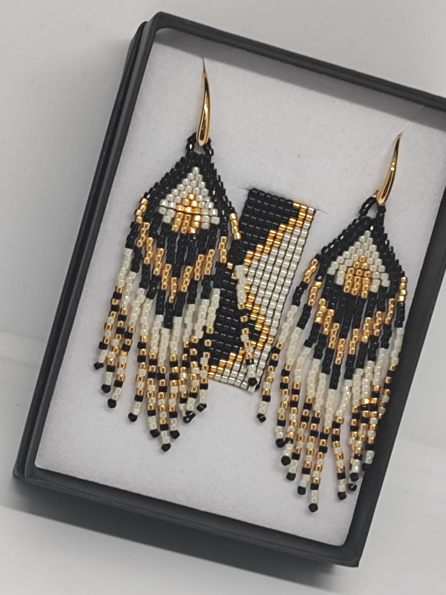 Aretes “Raíz Dorada”